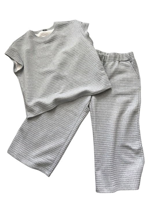 Shewin Other - Shewin (Amazon) two piece spring matching set